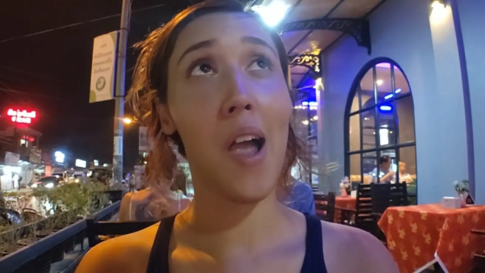 Twitch Streamer Confronted in Laos Restaurant: Man Demands Payment for Being Filmed